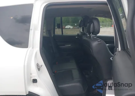 2015 Jeep Compass Latitude z USA, uszkodzony, nr VIN 1C4NJDEB2FD105211